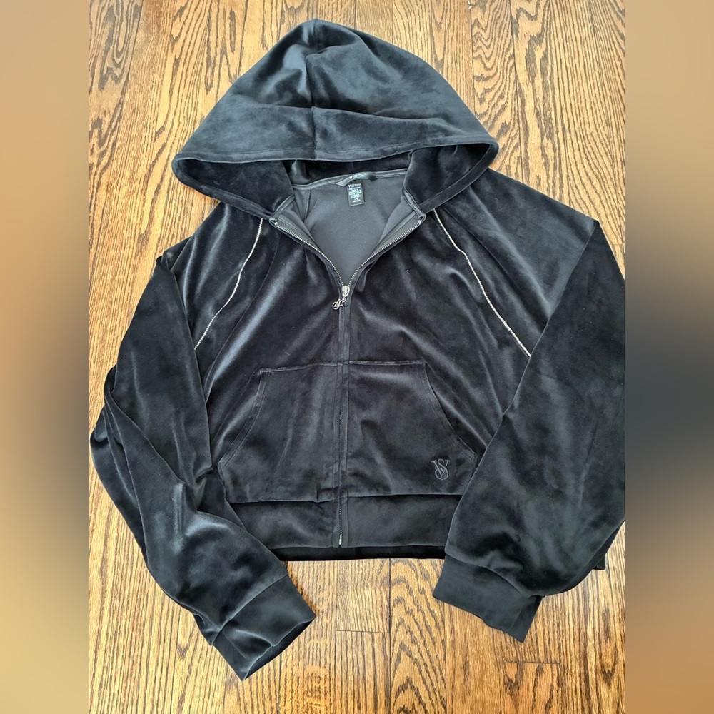 Victoria’s Secret oversized rhinestone velour cropped zip up large